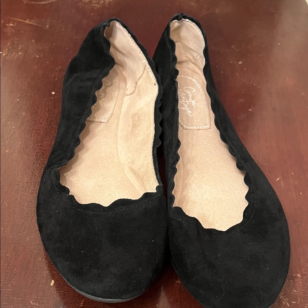 Crown Vintage Women’s Black Scalloped Edge Ballet Flats size 8